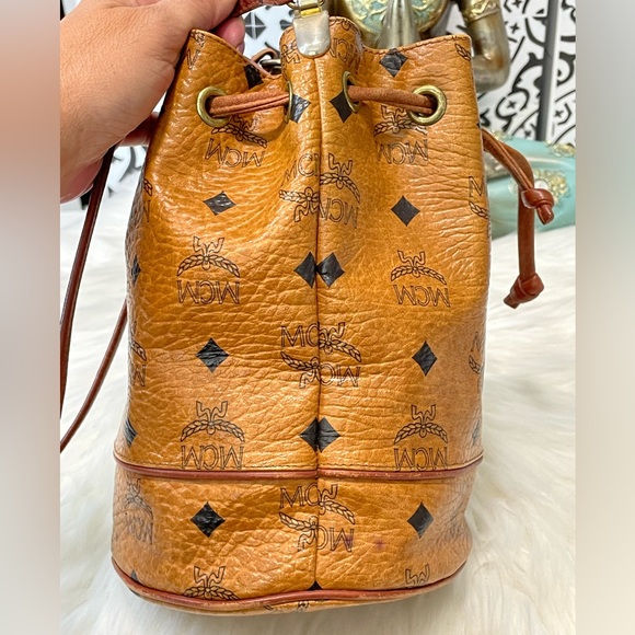 (MT169) Authentic Vintage MCM Bucket Bag/Crossbody - Picture 7 of 9